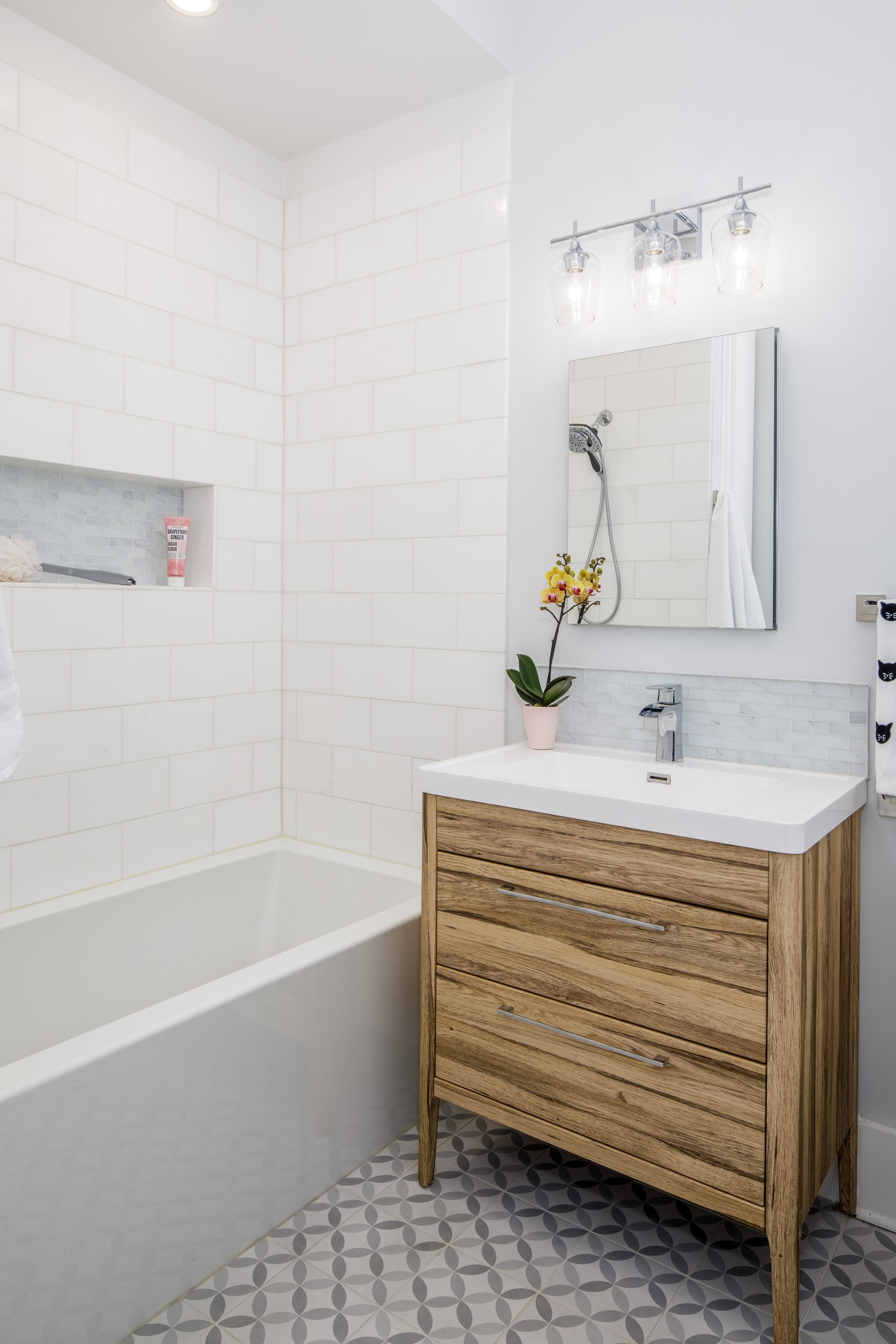 Penn Ave Fresh Full Bath Remodel