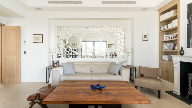 Villa en la playa mediterranean-living-room