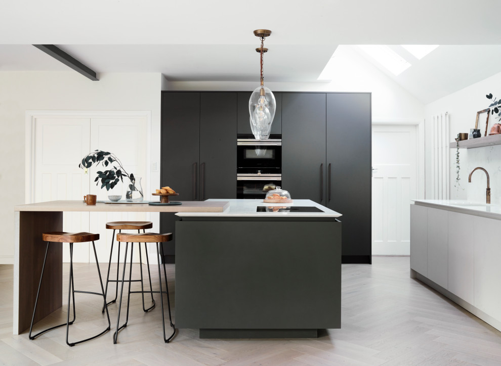 Design ideas for a contemporary kitchen in London.