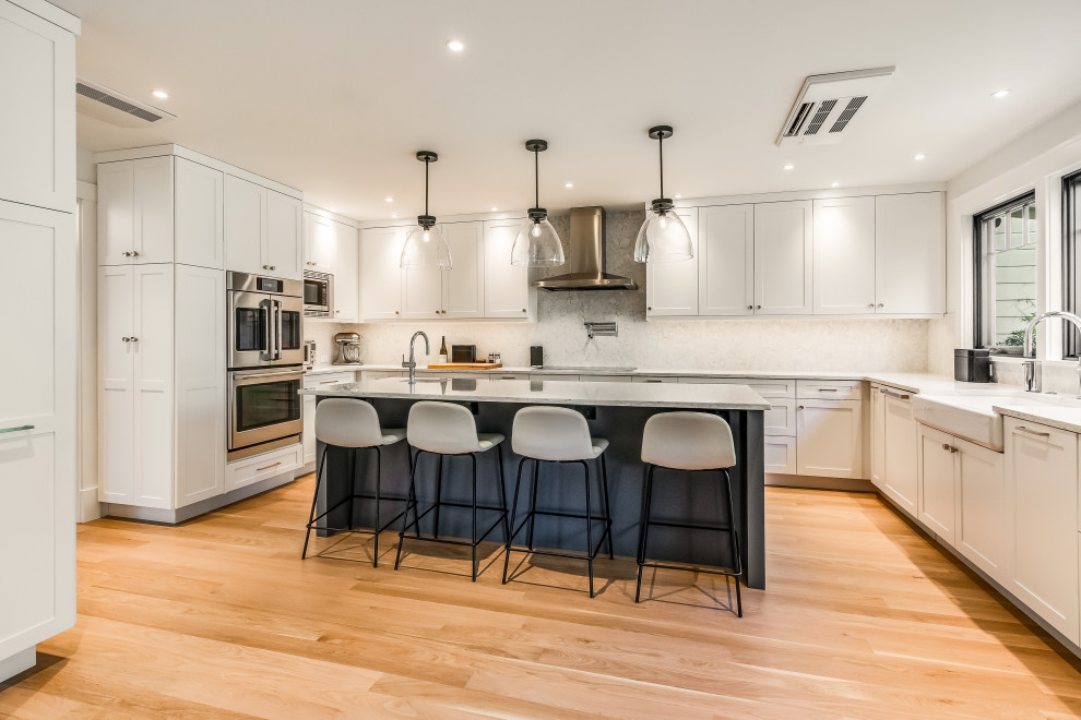 Kitchen - transitional kitchen idea in Seattle