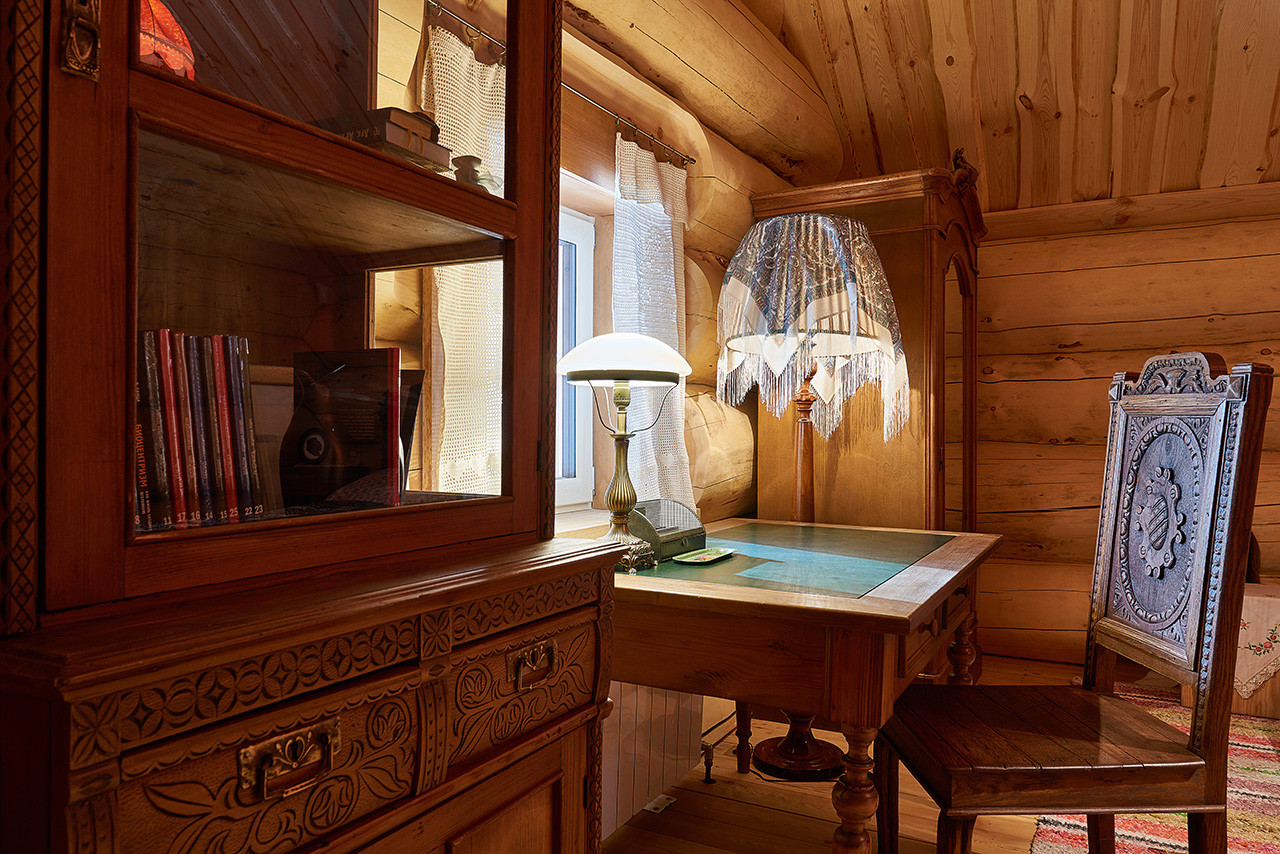 Интерьер деревянного дома в русском стиле