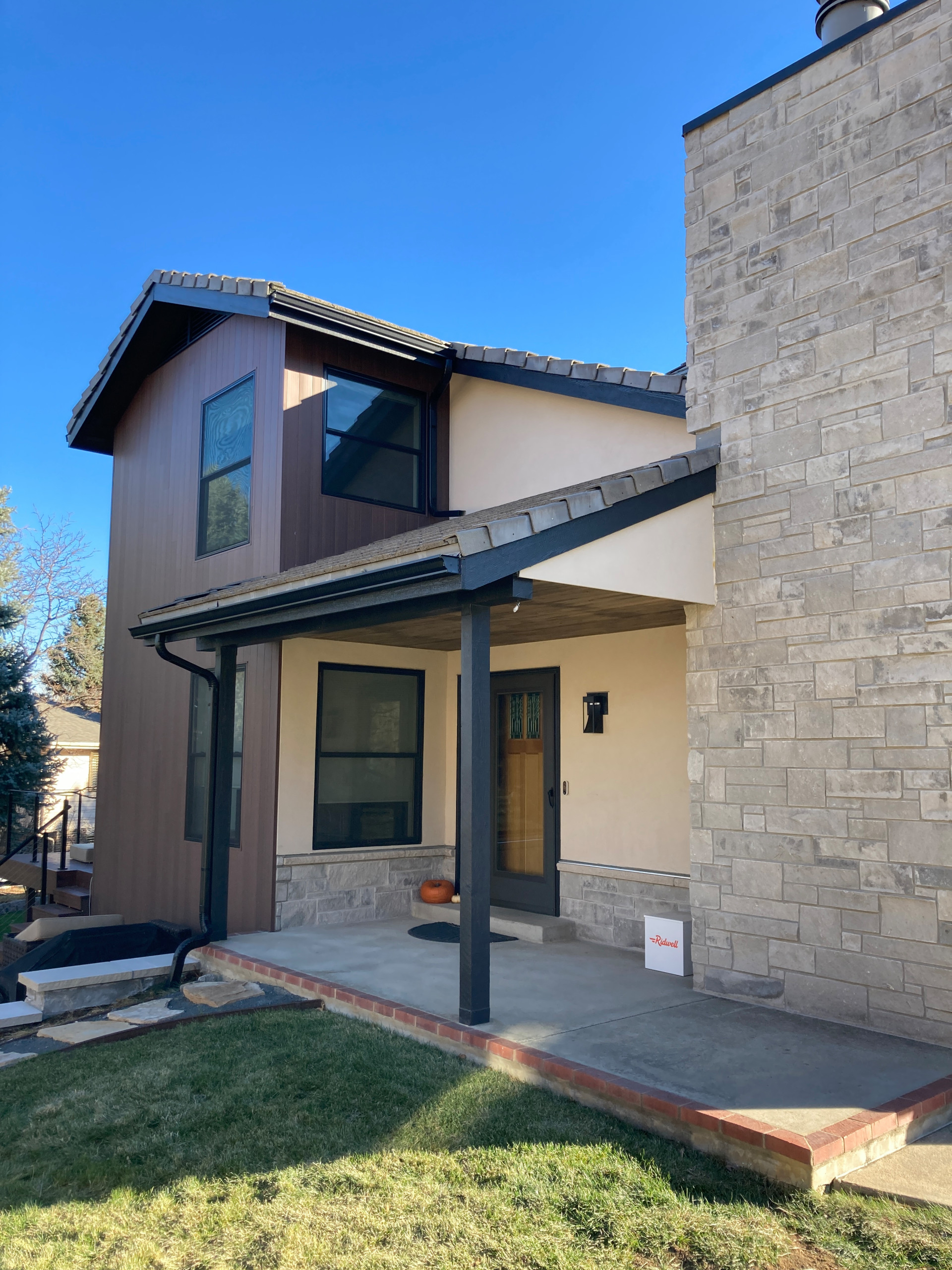 Modern Mixed Material Boulder