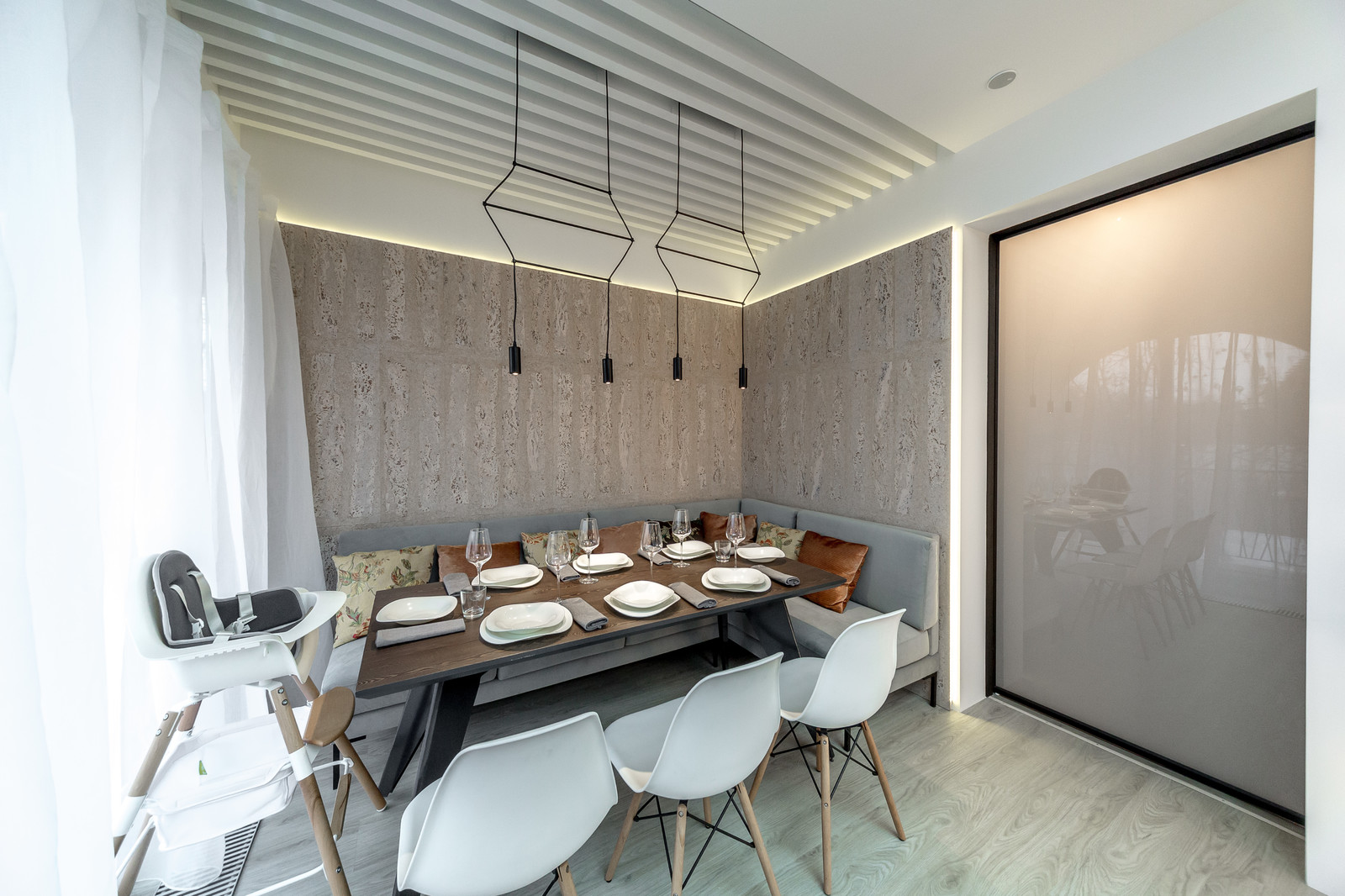 КУХНЯ с ПРОБКОВОЙ СТОЛОВОЙ. Дачный ответ