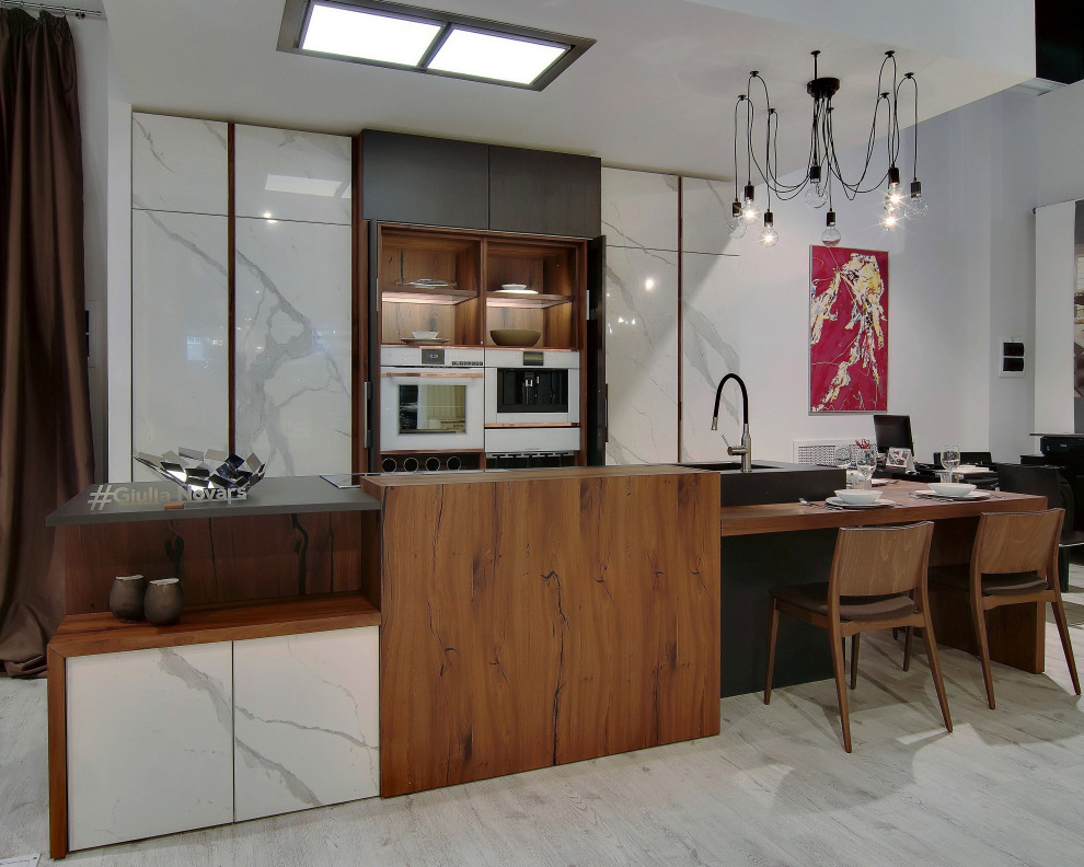 Giulia Novars в Екатеринбурге.