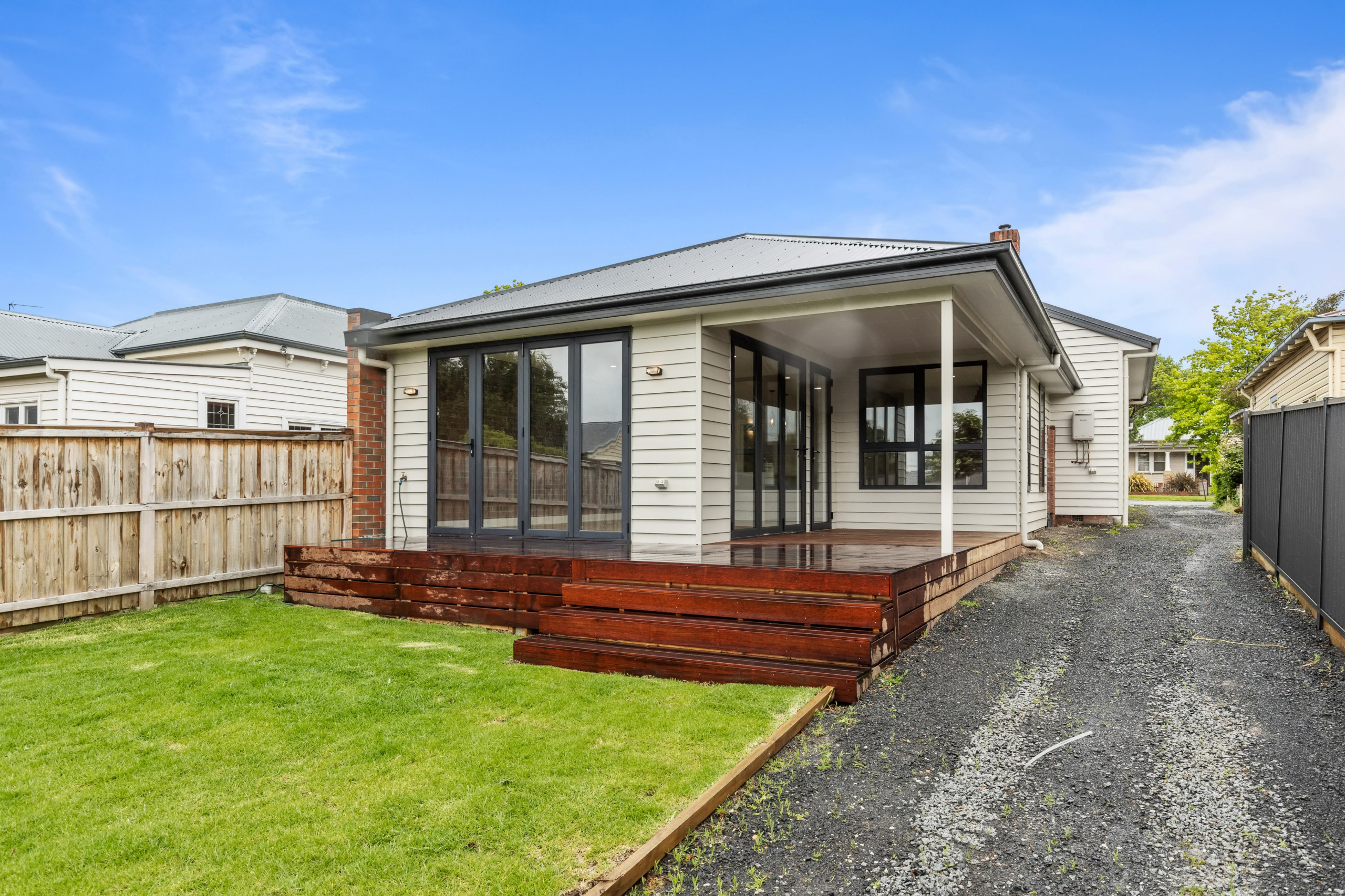 Ballarat, VIC Traditional Deck