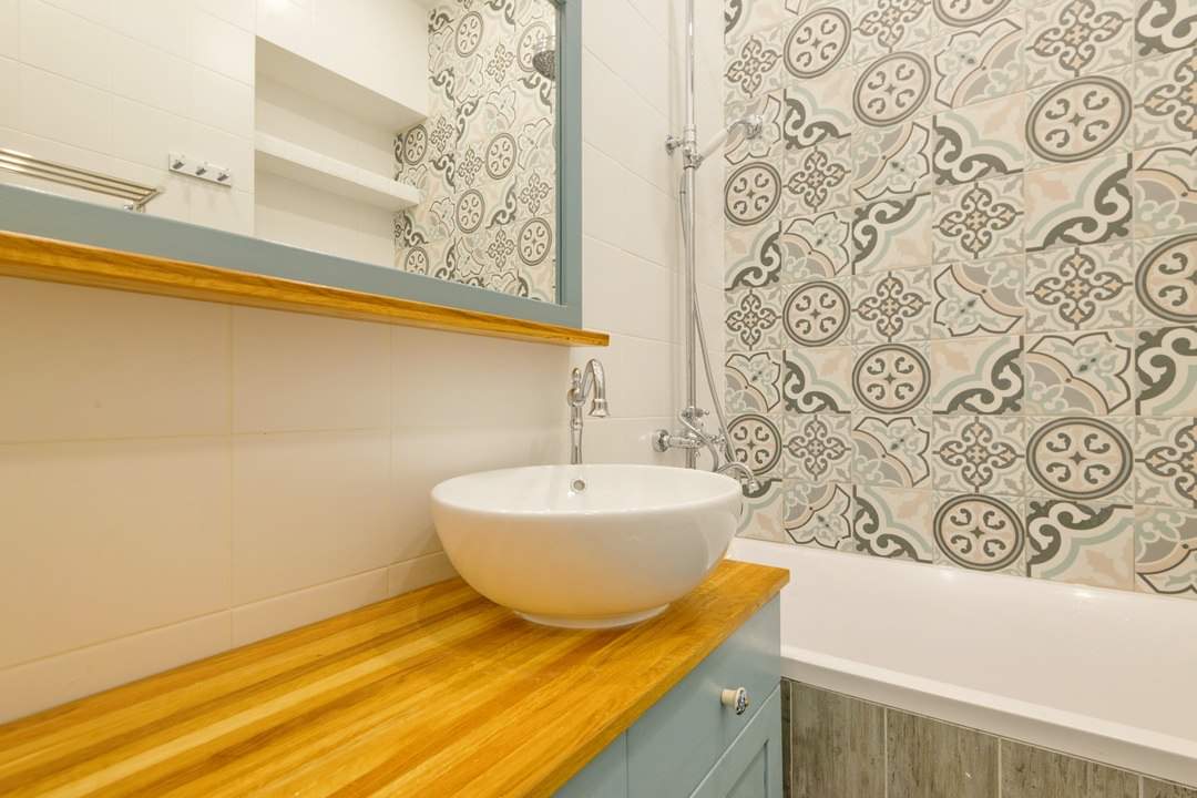 Капитальный ремонт в старинном многоквартирном доме.