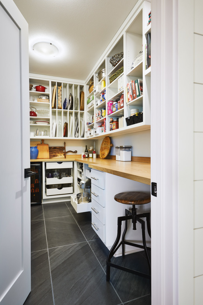 Home design - transitional home design idea
