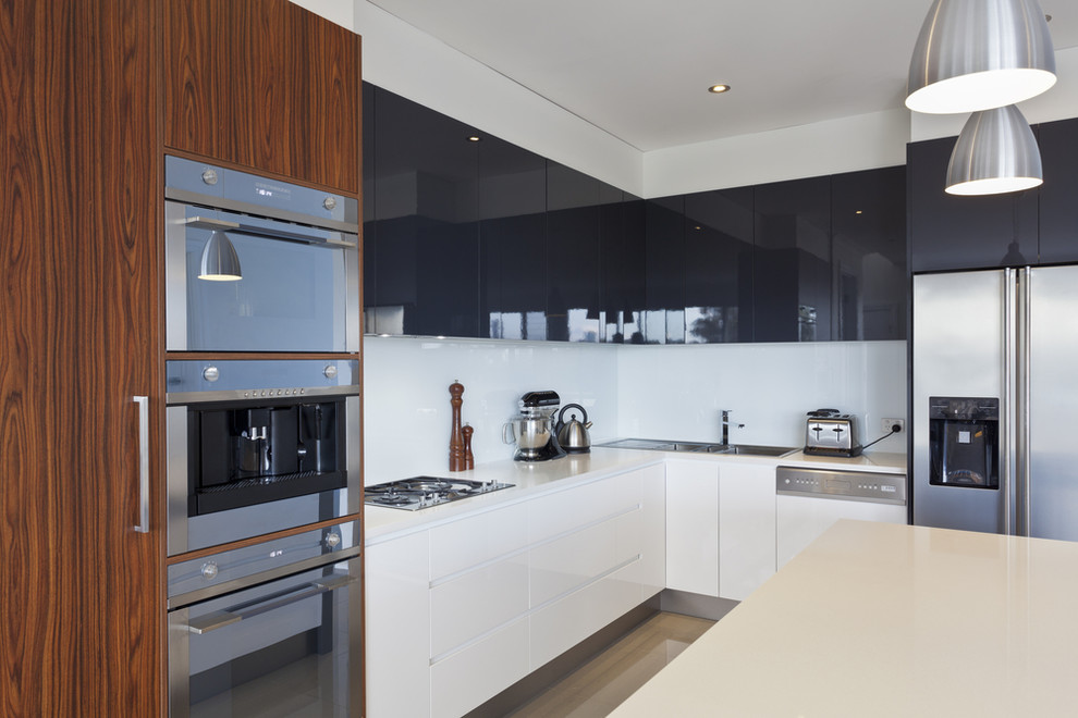 Contemporary kitchen in Sydney.