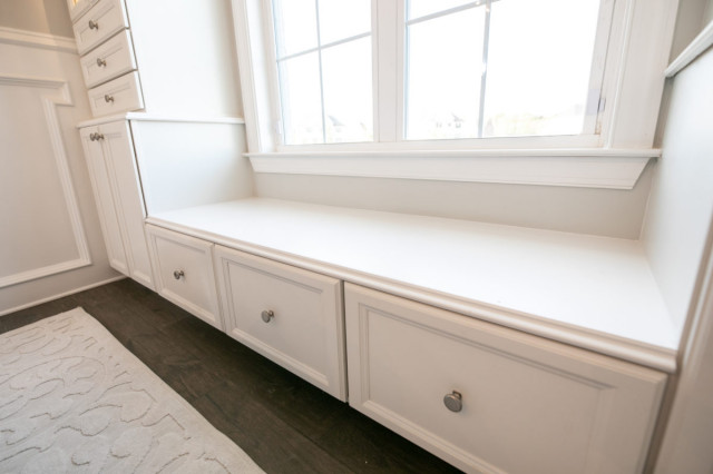 Overton contemporary-entre