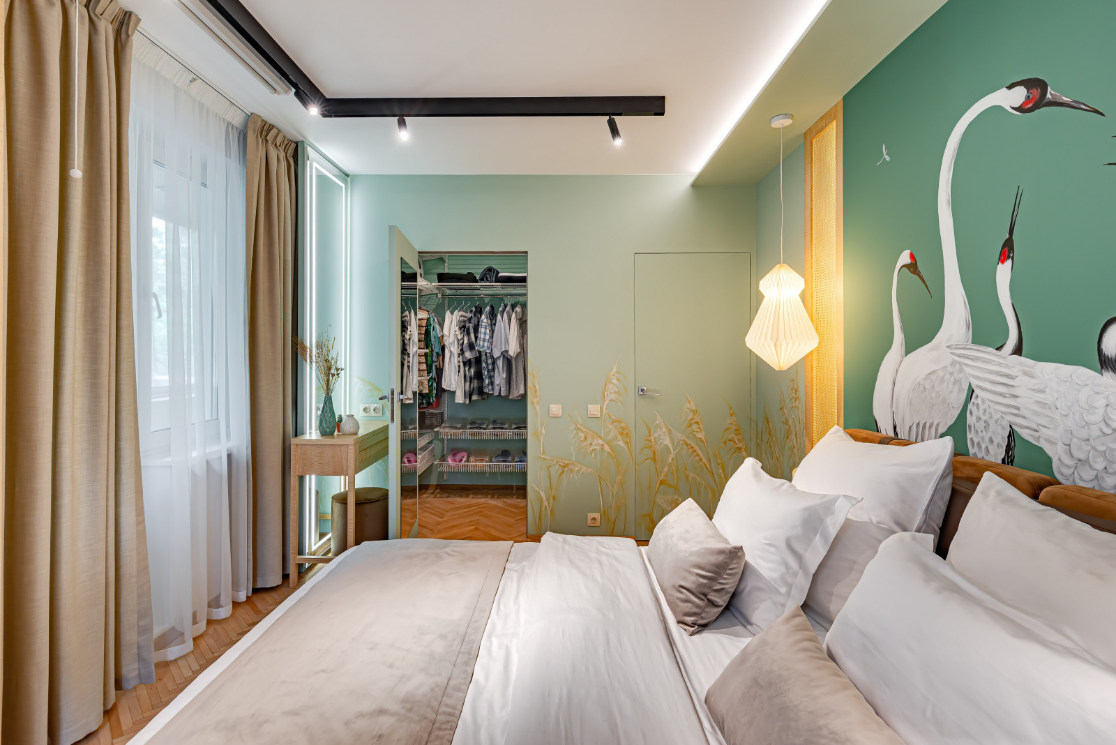 Спальня с журавлями