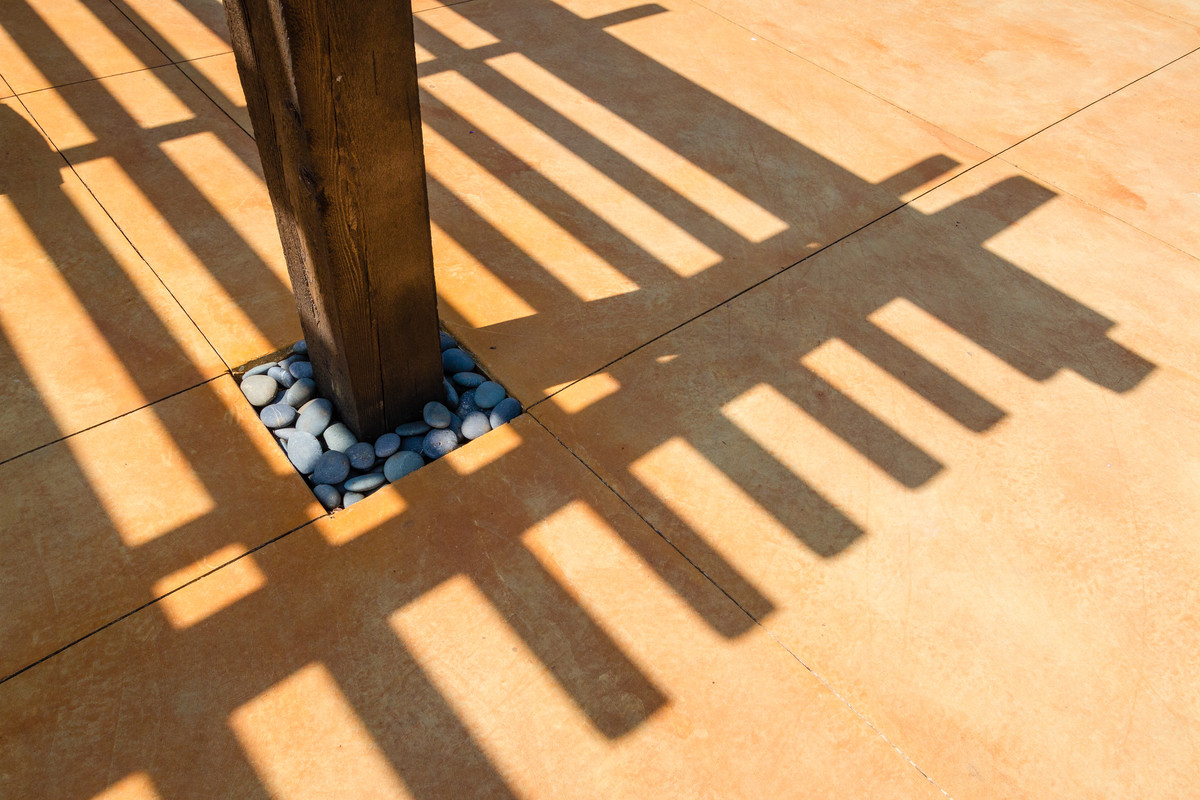 Southwestern Stained Concrete Patio - Cedarburg