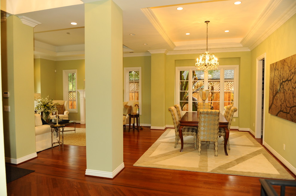 Dining room - transitional dining room idea in San Francisco