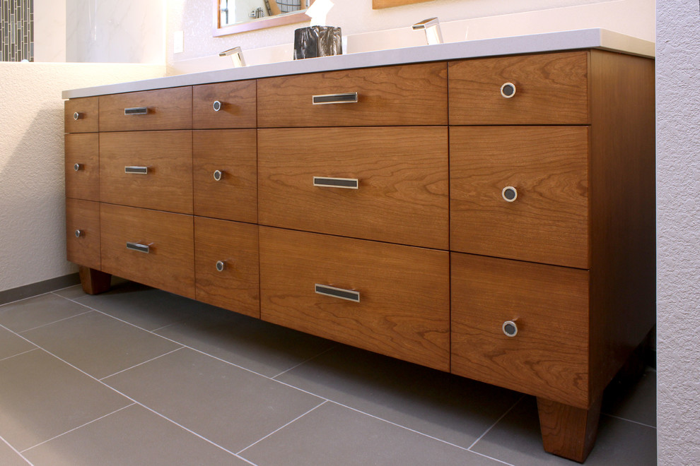 Example of a transitional bathroom design in San Francisco