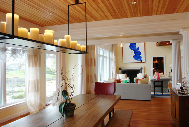 Inspiration for a transitional dining room remodel in Chicago