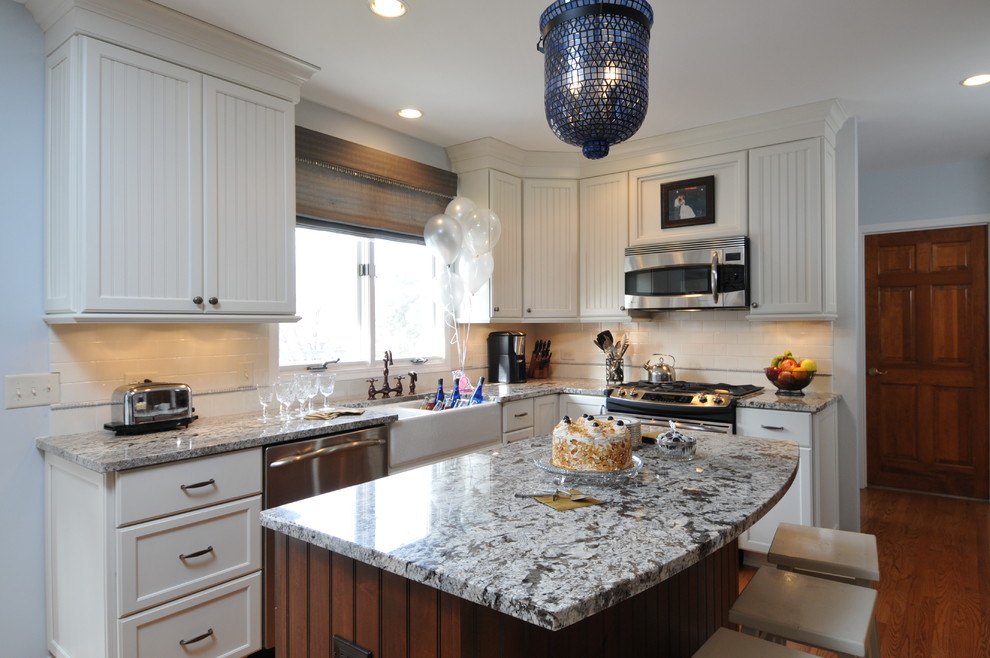 Inspiration for a timeless kitchen remodel in Chicago