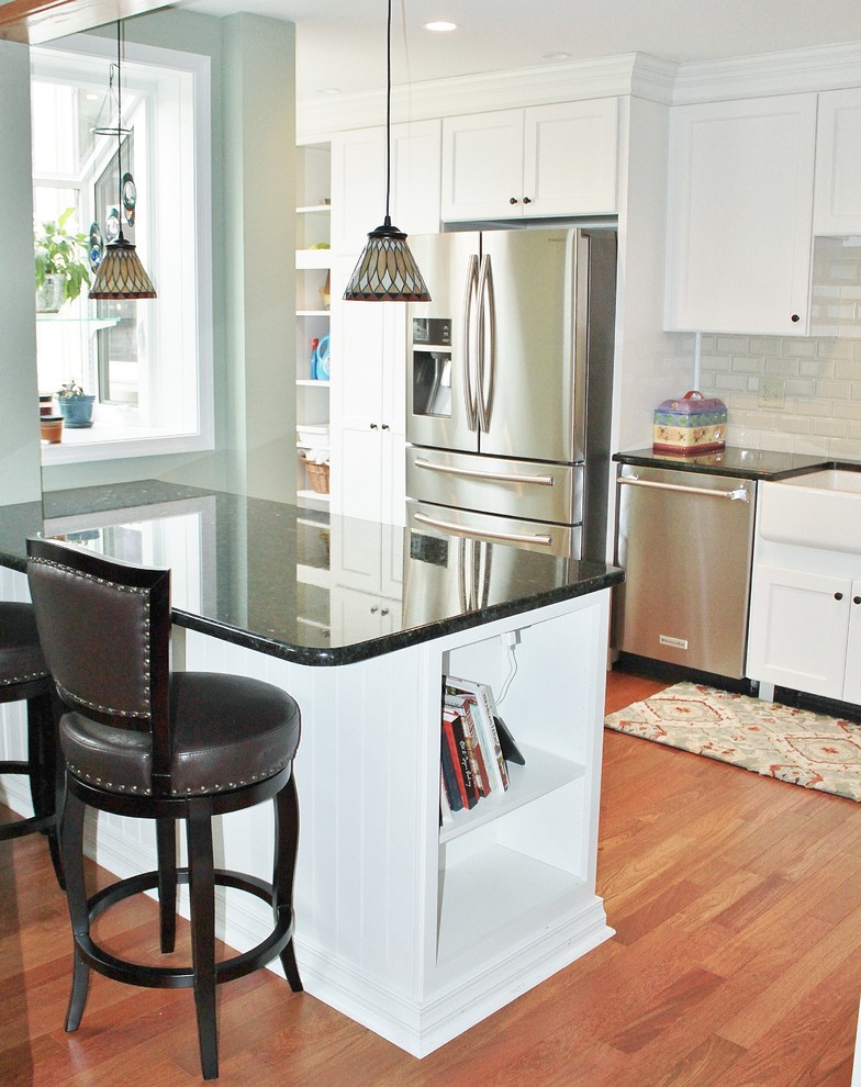 L Traditional Kitchen