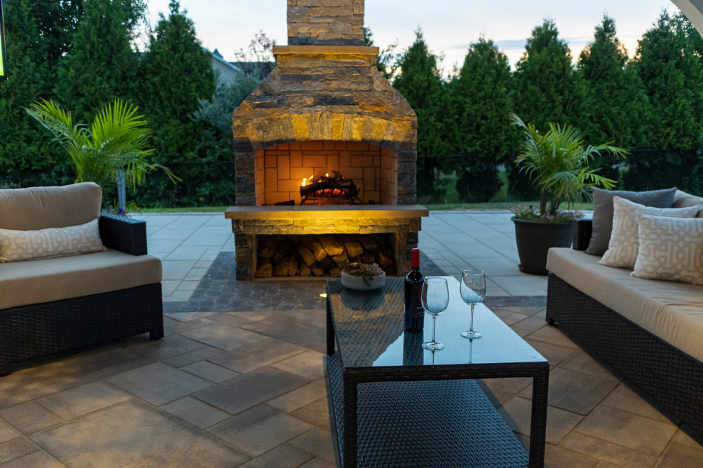 Millstone, NJ: Spacious Outdoor Retreat w/ Pavilion, Fireplace & Kitchen