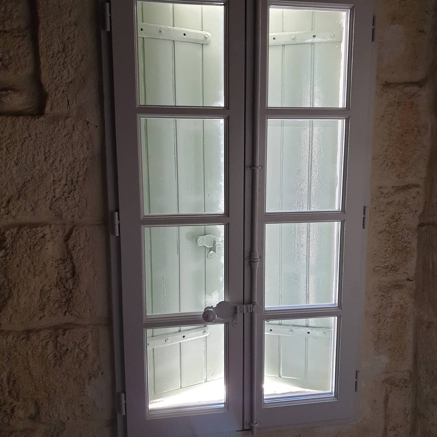 Fabrication de portes fenêtres bois exotiques
