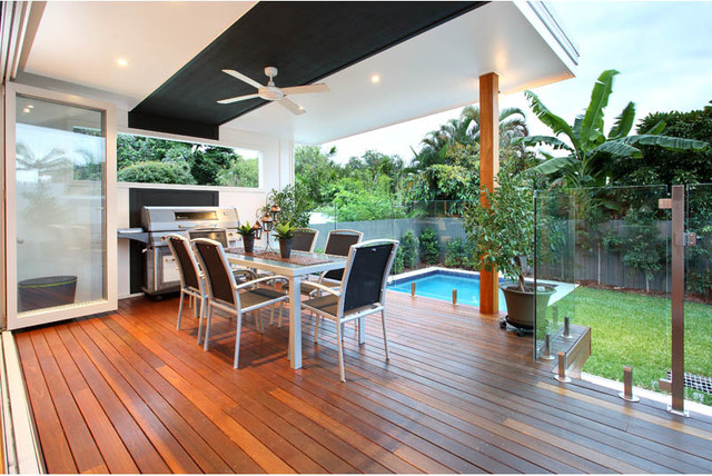 Small Lot Design Wynnum Queensland modern-deck