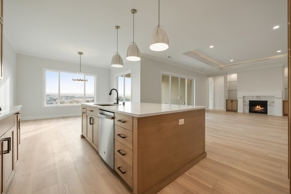 Transitional kitchen photo in Seattle