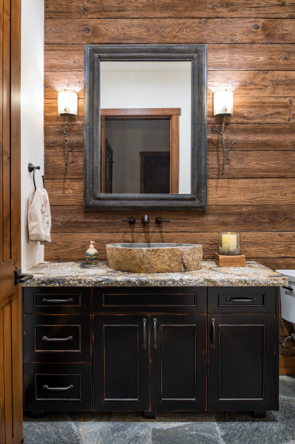 Rustic Mountain Home rustikal-gaestetoilette