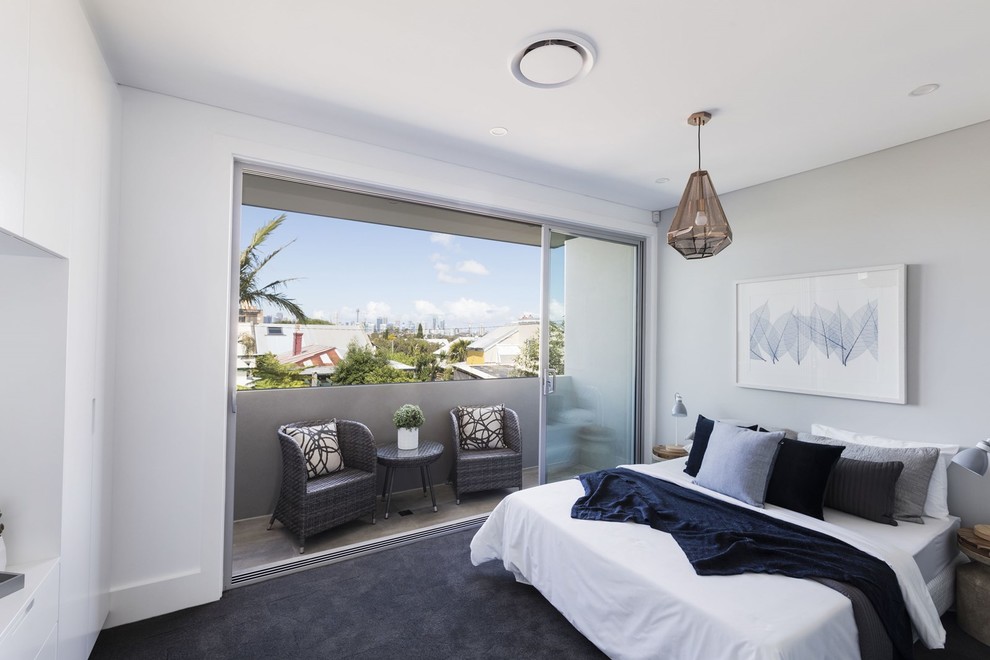 Inspiration for a mid-sized contemporary bedroom in Sydney.
