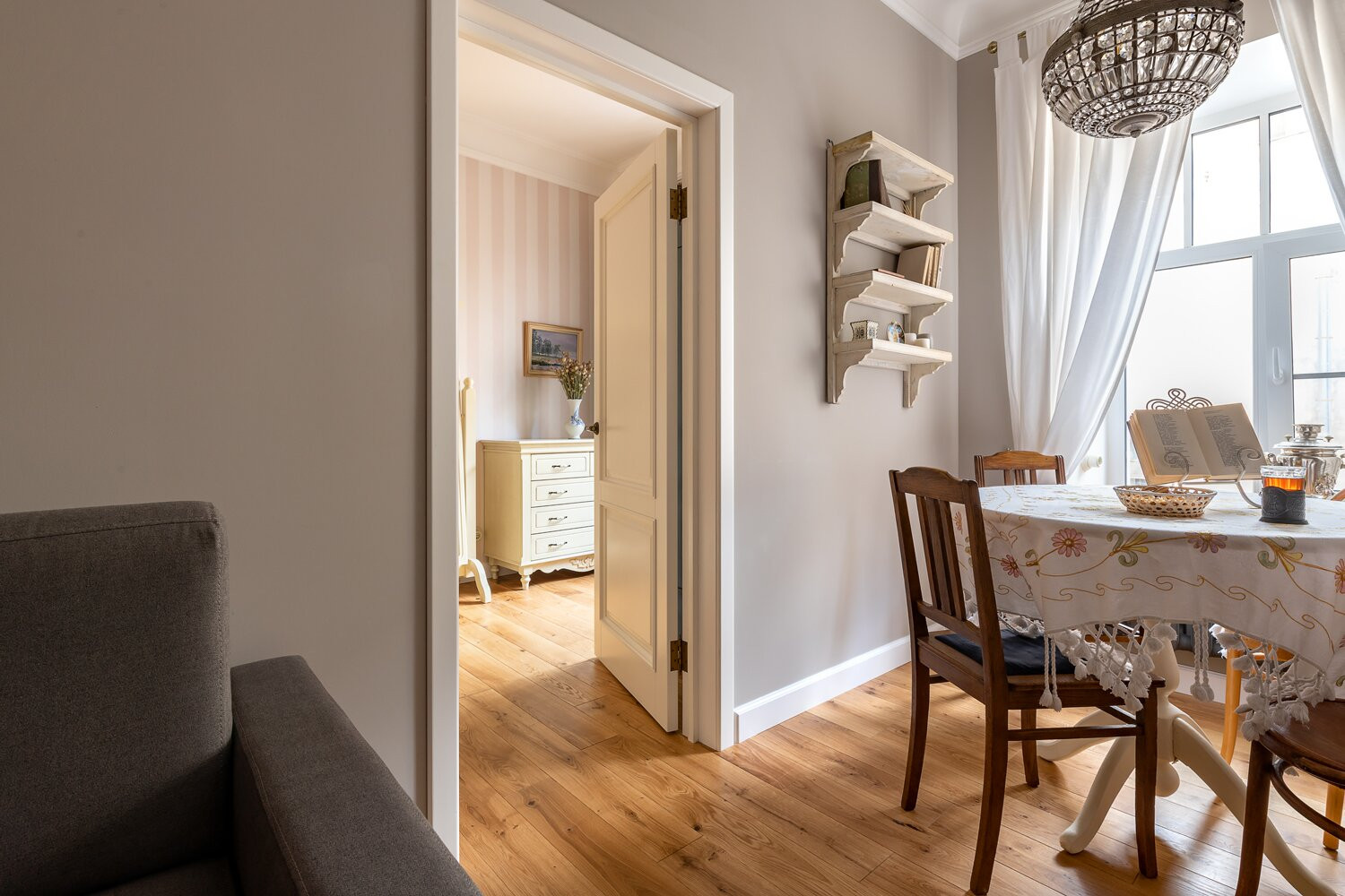 ...И под аркой на Галерной наши тени навсегда...