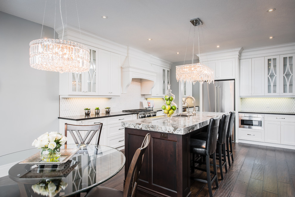 Kitchen - transitional kitchen idea in Toronto