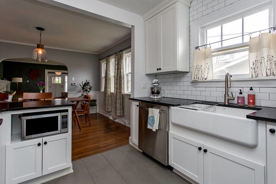 Beautiful Transitional Style Kitchen