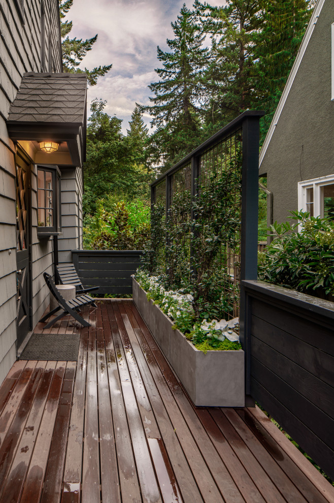 Inspiration for a transitional home design remodel in Portland