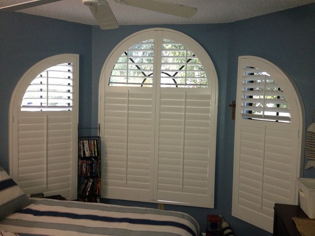 round windows on top blinds