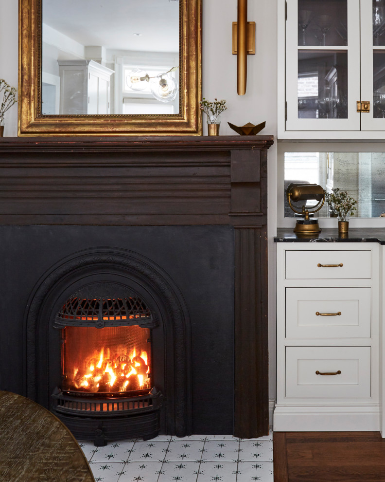 Home design - transitional home design idea in Chicago