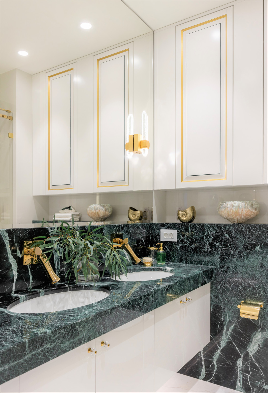 Современный интерьер в смешанном стиле.