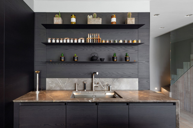 Maple Close, Epsom contemporary-koek