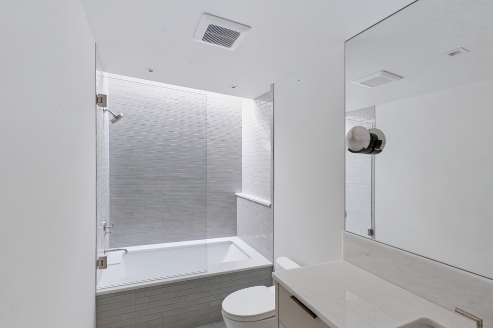 FRAMELESS SHOWERS