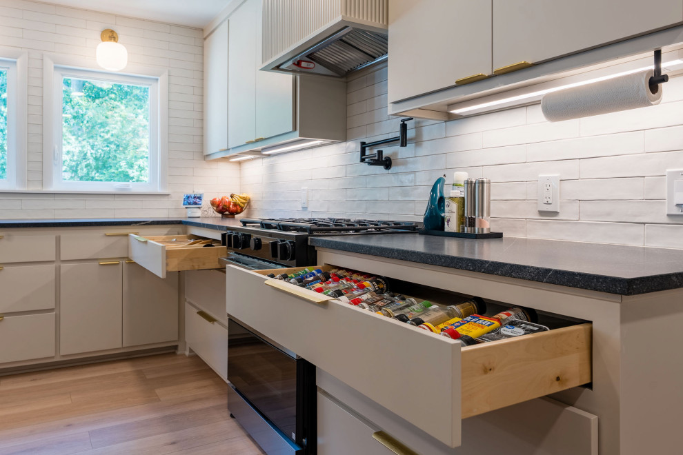 Modern Kitchen and Laundry Room