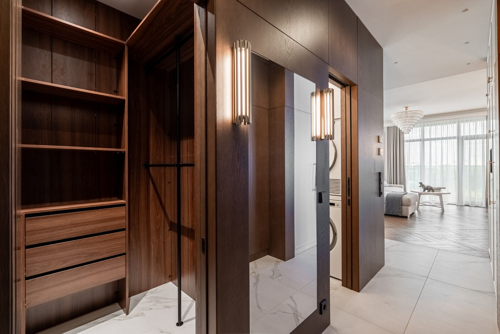 с видом на реку