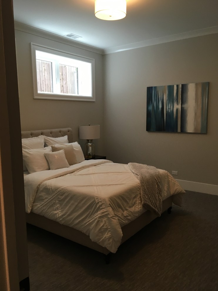 Inspiration for a large transitional guest carpeted and beige floor home design remodel in Chicago with beige walls