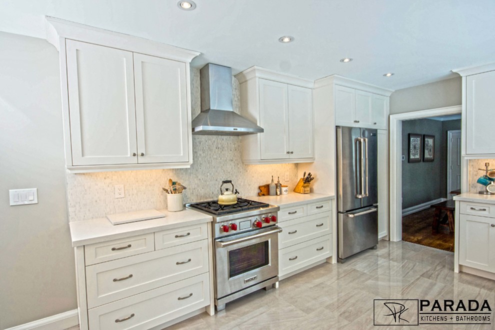Inspiration for a transitional kitchen remodel in Toronto