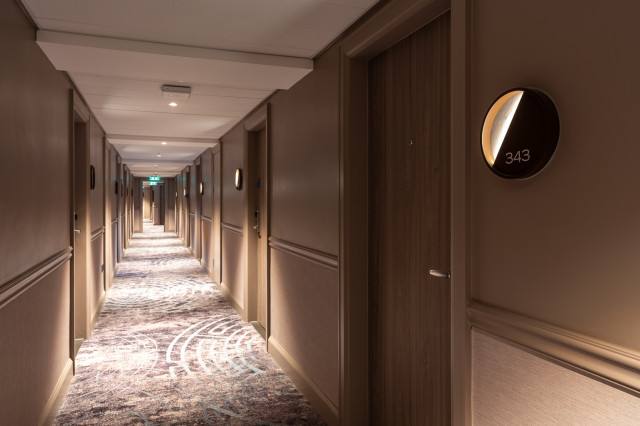 DoubleTree Hilton Bath eclectic-entry