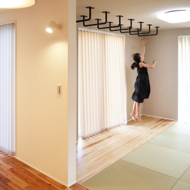 ガレージとうんていのある家 Industrial Gimnasio Otras Zonas De R House千葉若葉 緑 大金興業株式会社 Houzz