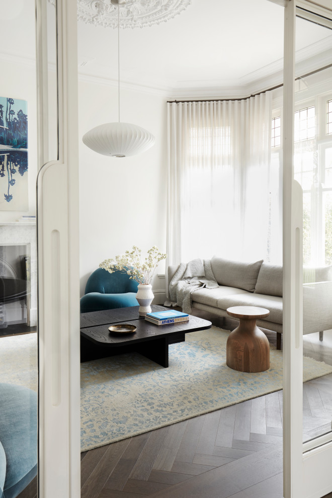 Contemporary living room in Sydney.