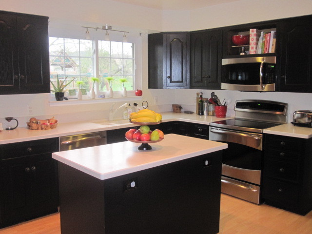 Black And White Traditional Kitchen black and white traditional kitchen | winda 7 furniture Black And White Traditional Kitchen black and white traditional kitchen | winda 7 furniture