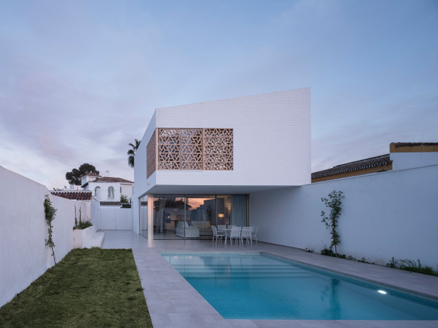 Casa Daoiz contemporary-veranda