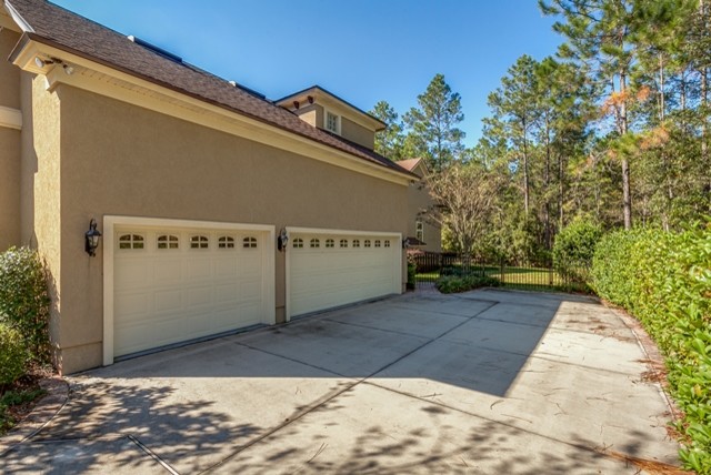 Design ideas for a contemporary garage in Jacksonville.