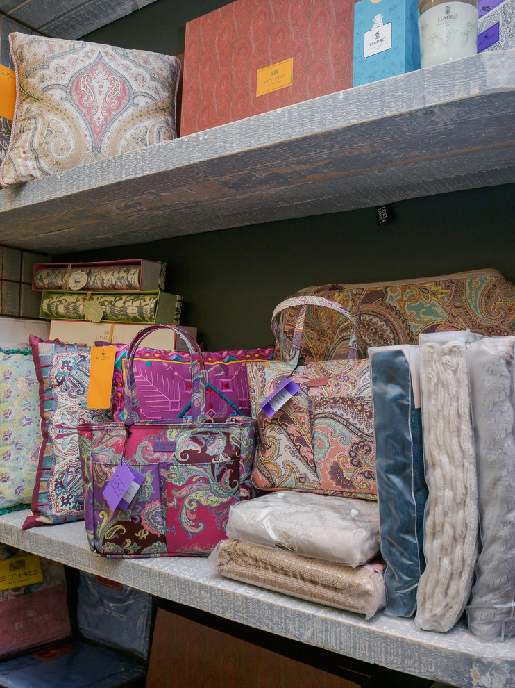 В наличии в Салоне 1998