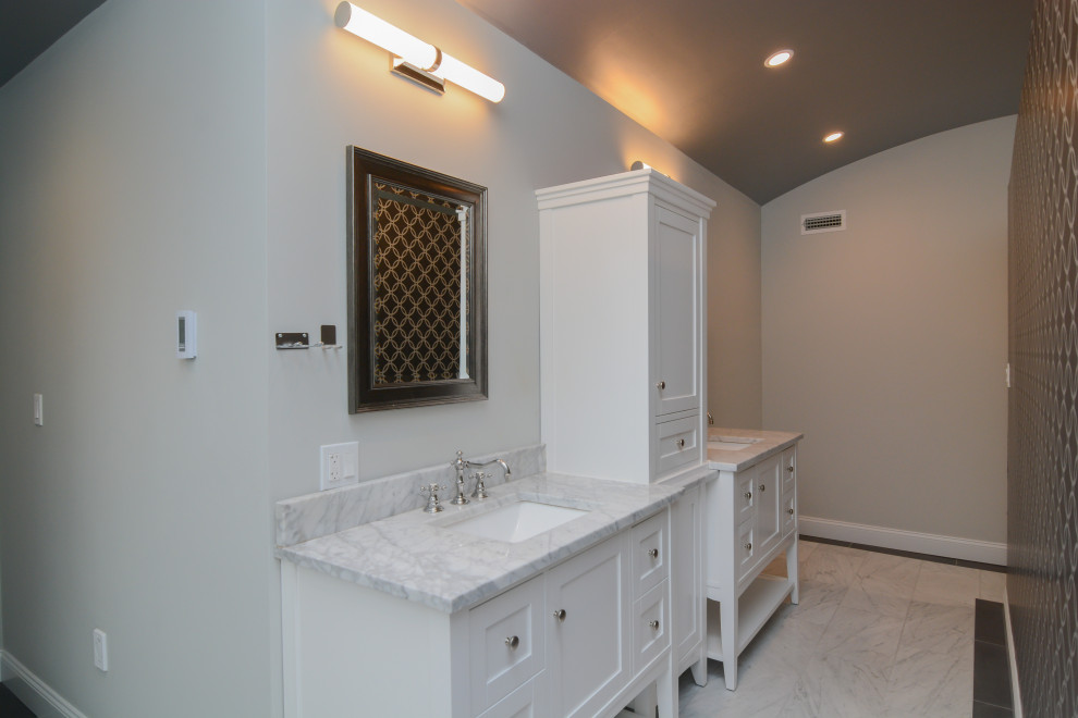 Example of an arts and crafts home design design in Boston