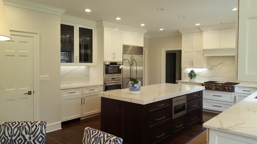 Inspiration for a transitional kitchen remodel in Chicago