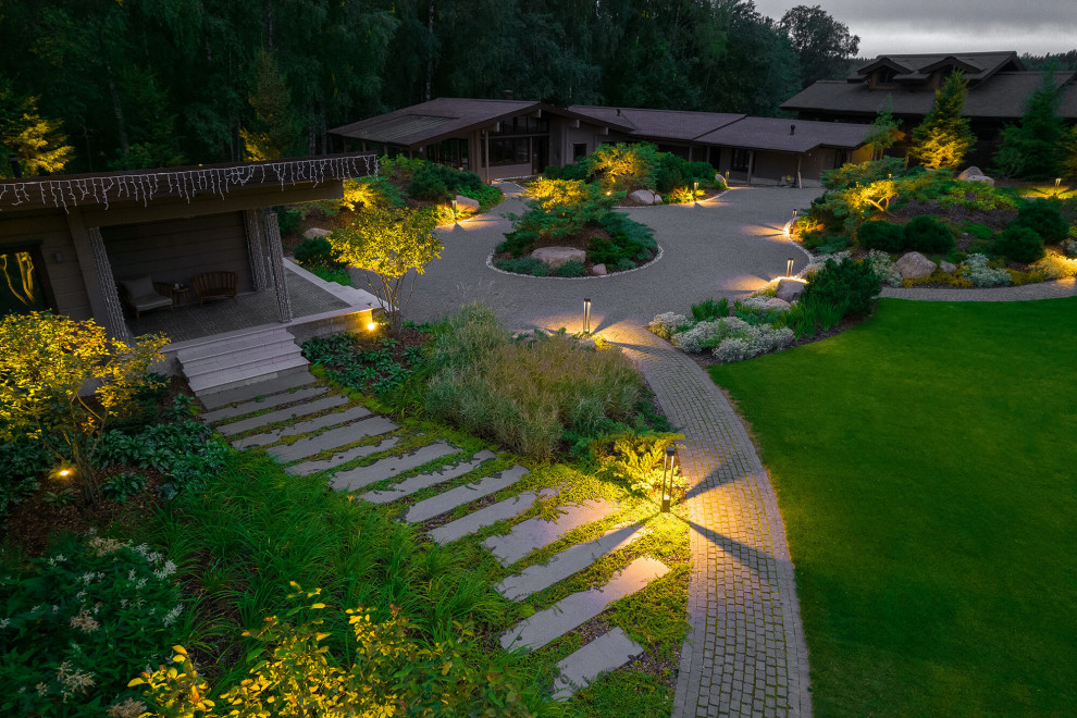 За тремя холмами