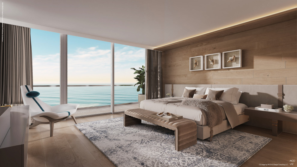 Großes Modernes Hauptschlafzimmer mit hellem Holzboden, braunem Boden, eingelassener Decke und Holzwänden in Miami